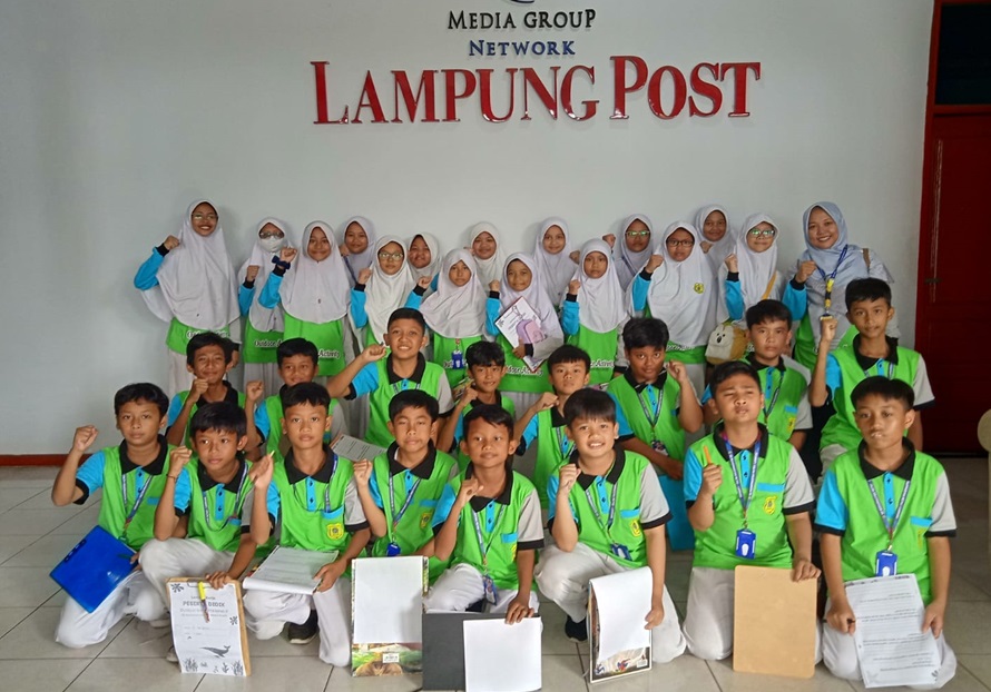 Kunjungi Lampost, Siswa Belajar Jurnalistik dan Media Pemberitaan