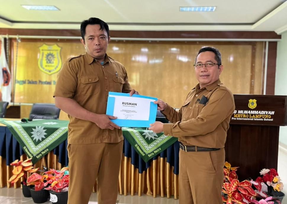 SD Muhammadiyah Berangkatkan Umrah untuk Karyawan Dedikatif