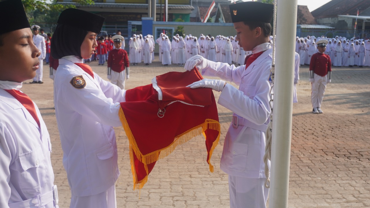 SD Muhammadiyah Metro Gelar Upacara Peringatan HUT RI ke-77