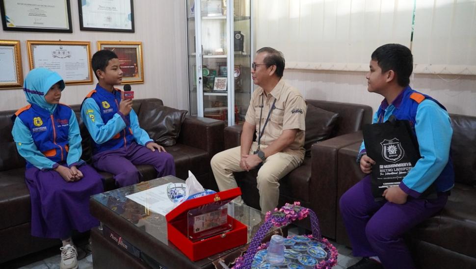 Reporter Cilik Wawancarai Kepala Bank Indonesia (BI) Lampung